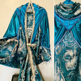 Majestic Dark Red Maroon Damask Brocade Robe, Regal Fortune Teller Art Nouveau Reveal, Vampire Costume Kimono, Bat Wing Bohemian Dressing Gown, Cocoon Beaded Fringe Duster Drag Queen Burlesque Flowing Jacquard My Fair Lady Royal Romantic New Orleans